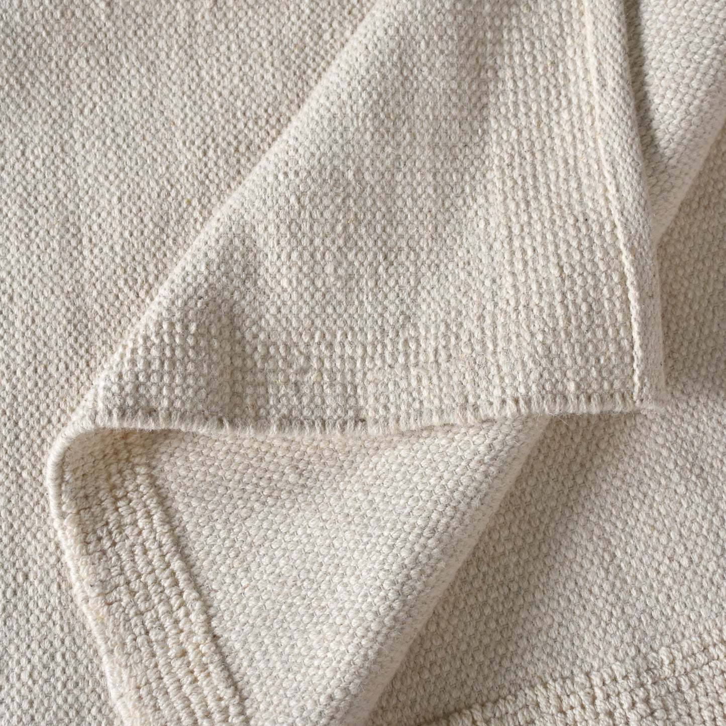 GILLARD RUG - WOOL - IVORY - HANDWOVEN