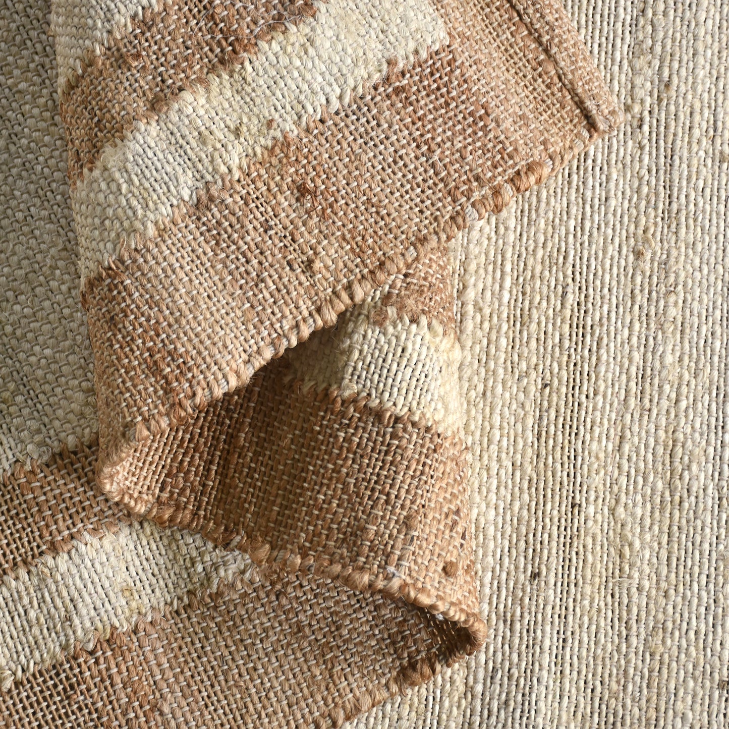 PINHAL RUG - BLEACH/NATURAL - JUTE - HANDWOVEN