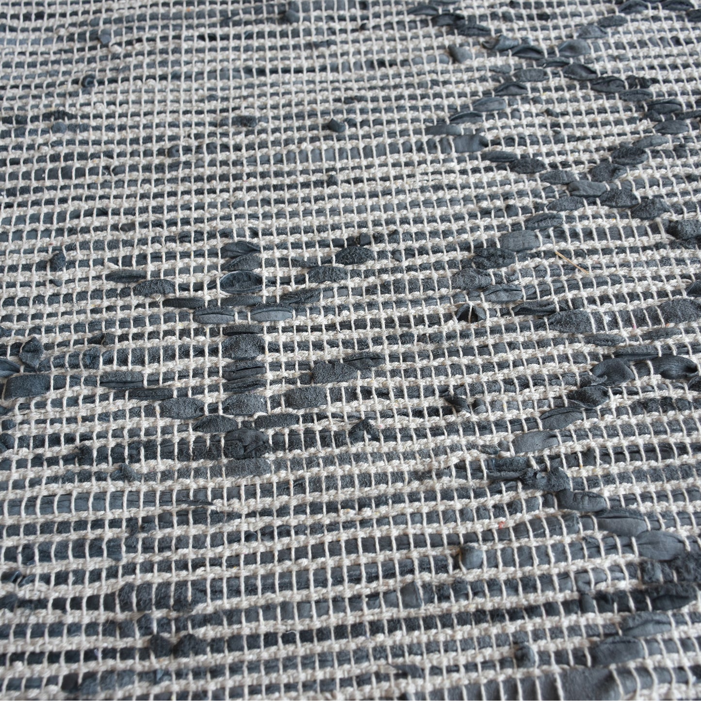 Area Rug, Bedroom Rug, Living Room Rug, Living Area Rug, Indian Rug, Office Carpet, Office Rug, Shop Rug Online, Leather, Grey, Pitloom, Flat Weave, diamond