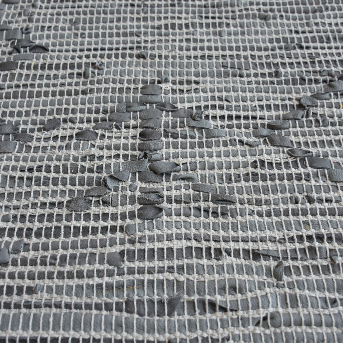 Area Rug, Bedroom Rug, Living Room Rug, Living Area Rug, Indian Rug, Office Carpet, Office Rug, Shop Rug Online, Leather, Silver, Pitloom, Flat Weave, diamond