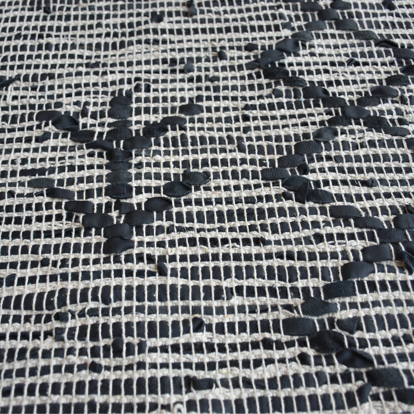 Area Rug, Bedroom Rug, Living Room Rug, Living Area Rug, Indian Rug, Office Carpet, Office Rug, Shop Rug Online, Leather, Charcoal, Pitloom, Flat Weave, diamond