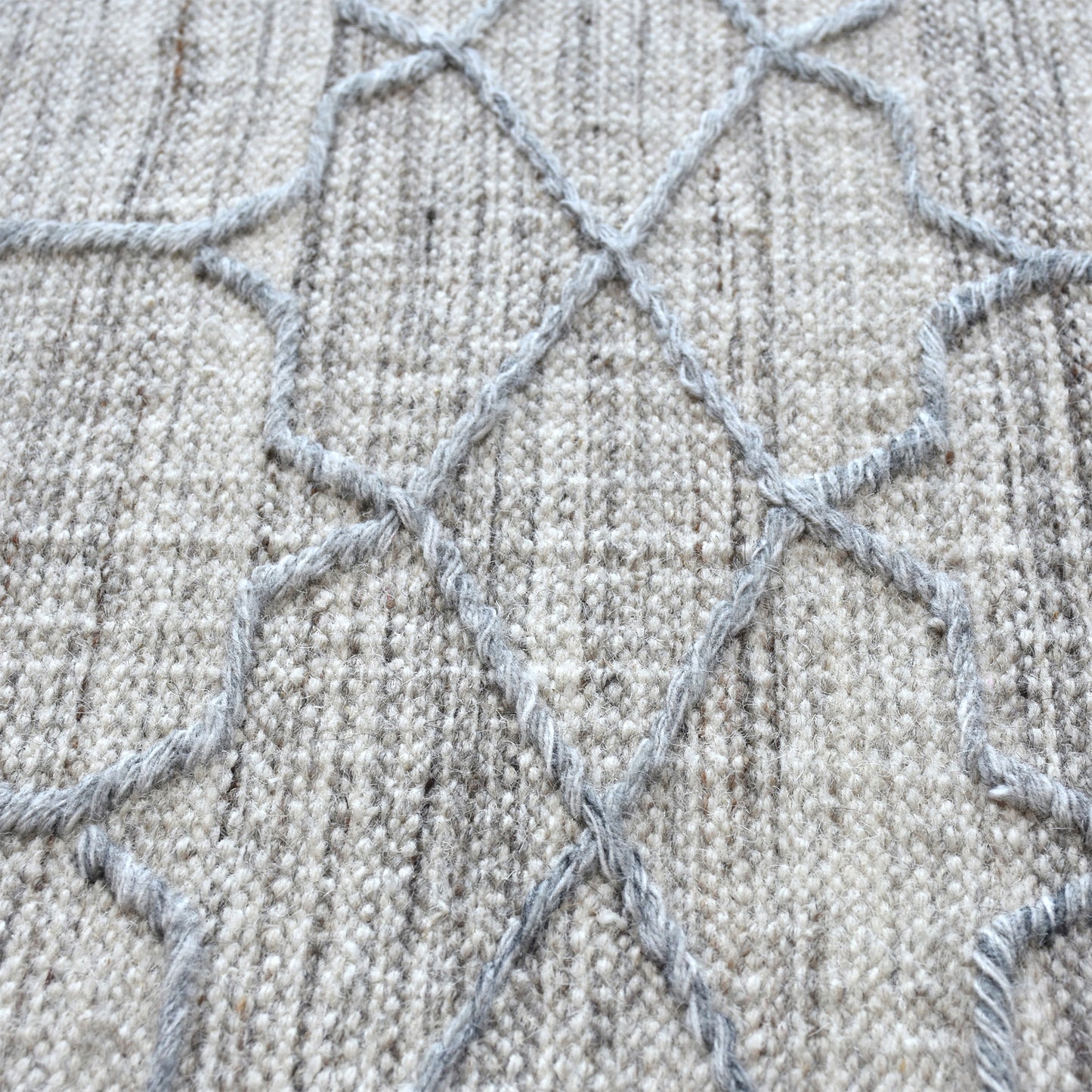 Area Rug, Bedroom Rug, Living Room Rug, Living Area Rug, Indian Rug, Office Carpet, Office Rug, Shop Rug Online, Wool, Viscose, Natural, Grey, Pitloom, Flat Weave, Geometrical