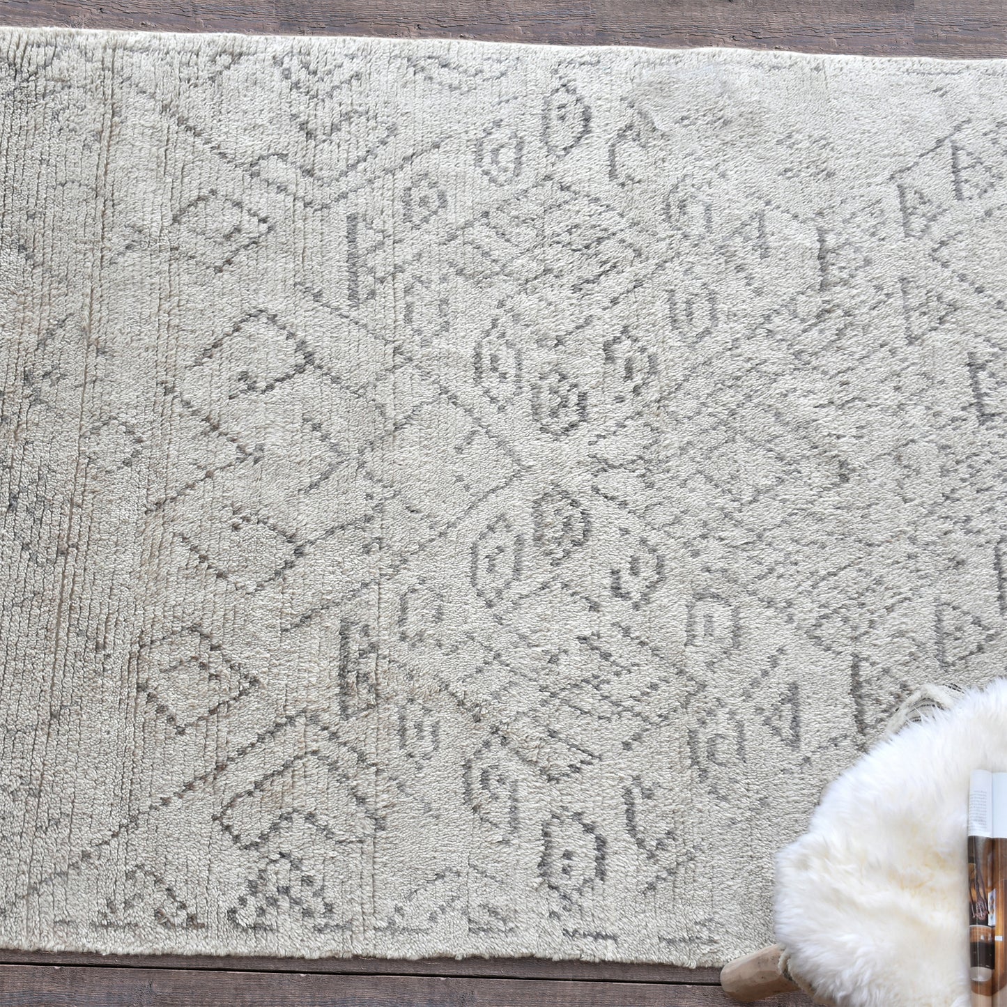Area Rug, Bedroom Rug, Living Room Rug, Living Area Rug, Indian Rug, Office Carpet, Office Rug, Shop Rug Online, Wool, Natural White, Grey, Hand knotted, All Cut, abstract