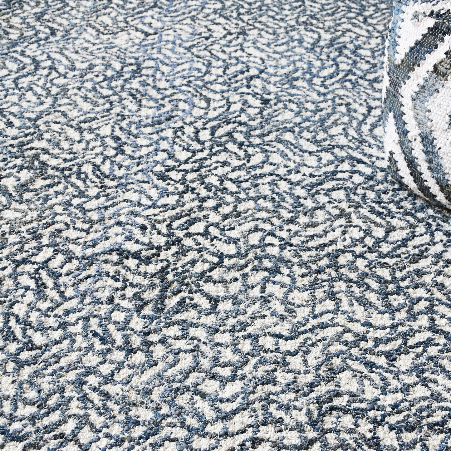 Area Rug, Bedroom Rug, Living Room Rug, Living Area Rug, Indian Rug, Office Carpet, Office Rug, Shop Rug Online, Cotton, Denim, Natural White, Blue, Geometrical