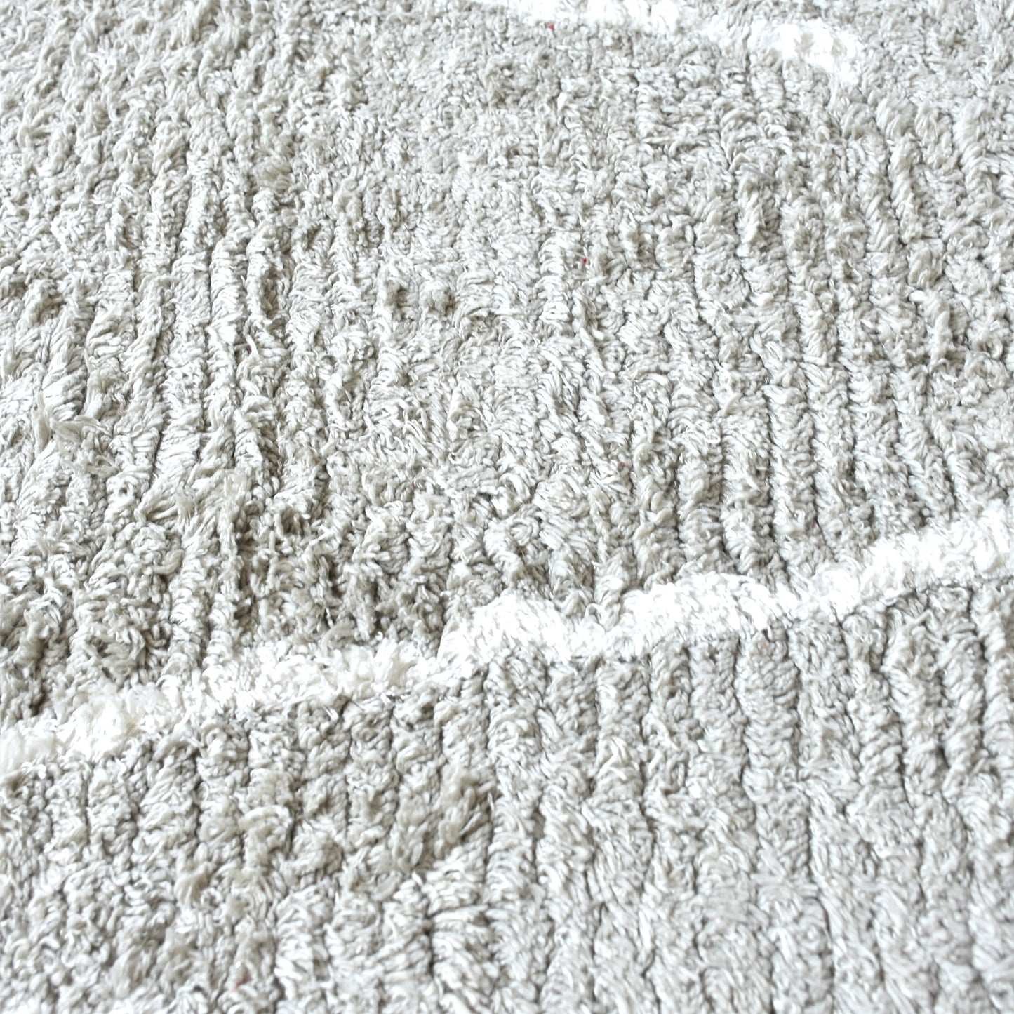 Area Rug, Bedroom Rug, Living Room Rug, Living Area Rug, Indian Rug, Office Carpet, Office Rug, Shop Rug Online, Cotton, Viscose, Silver, Natural White, Bm Fn, Cut And Loop, Geometrical