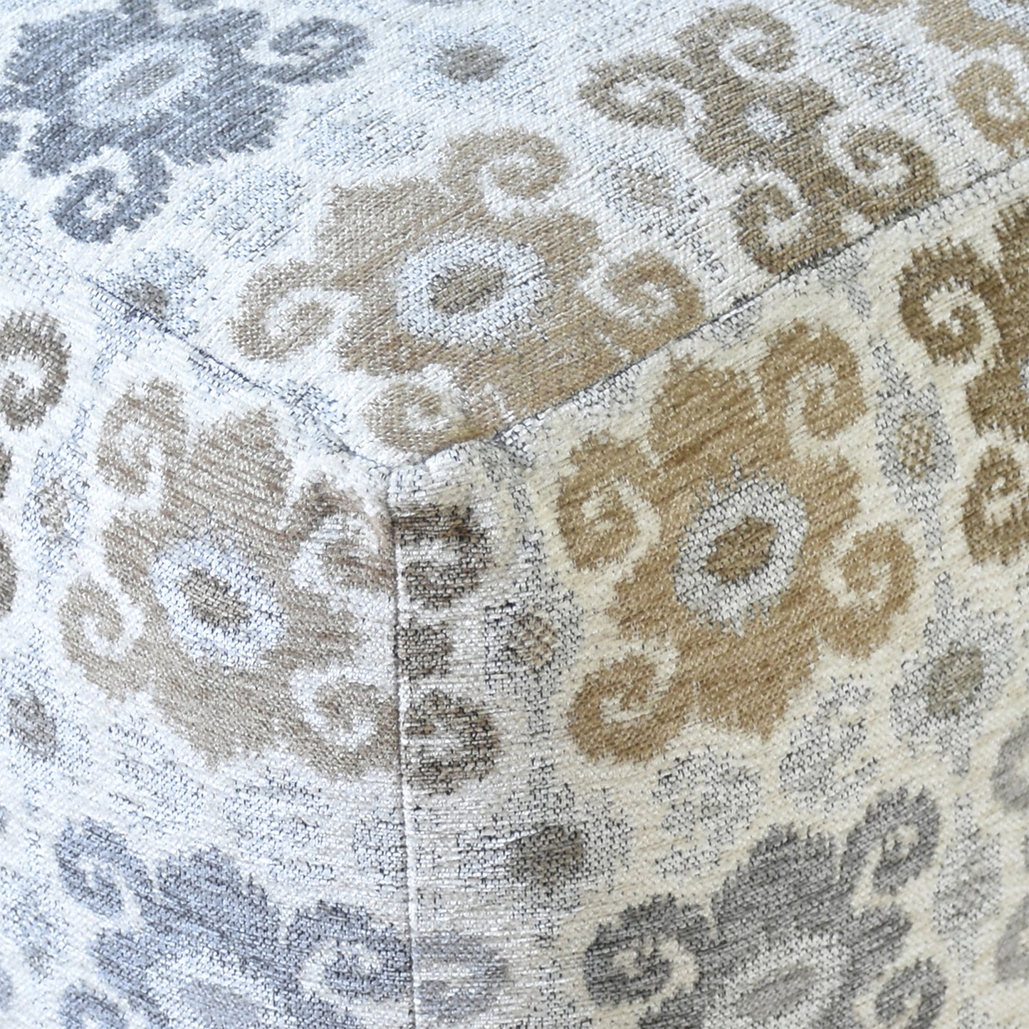 ZORNIS POUF - ACRYLIC/ POLYESTER
