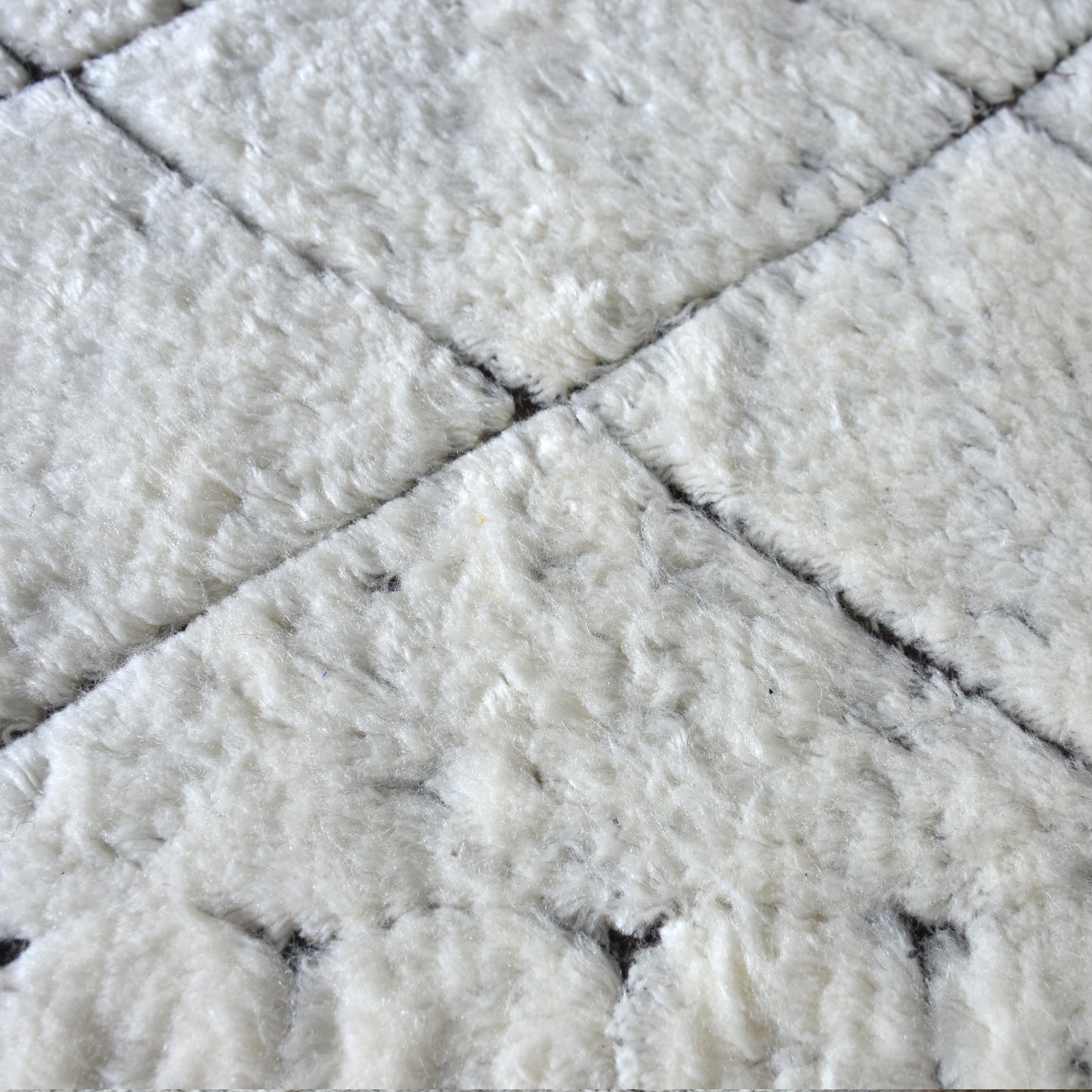 Area Rug, Bedroom Rug, Living Room Rug, Living Area Rug, Indian Rug, Office Carpet, Office Rug, Shop Rug Online, Nz Wool, Viscose, Natural White, Hand knotted, All Cut, Geometrical