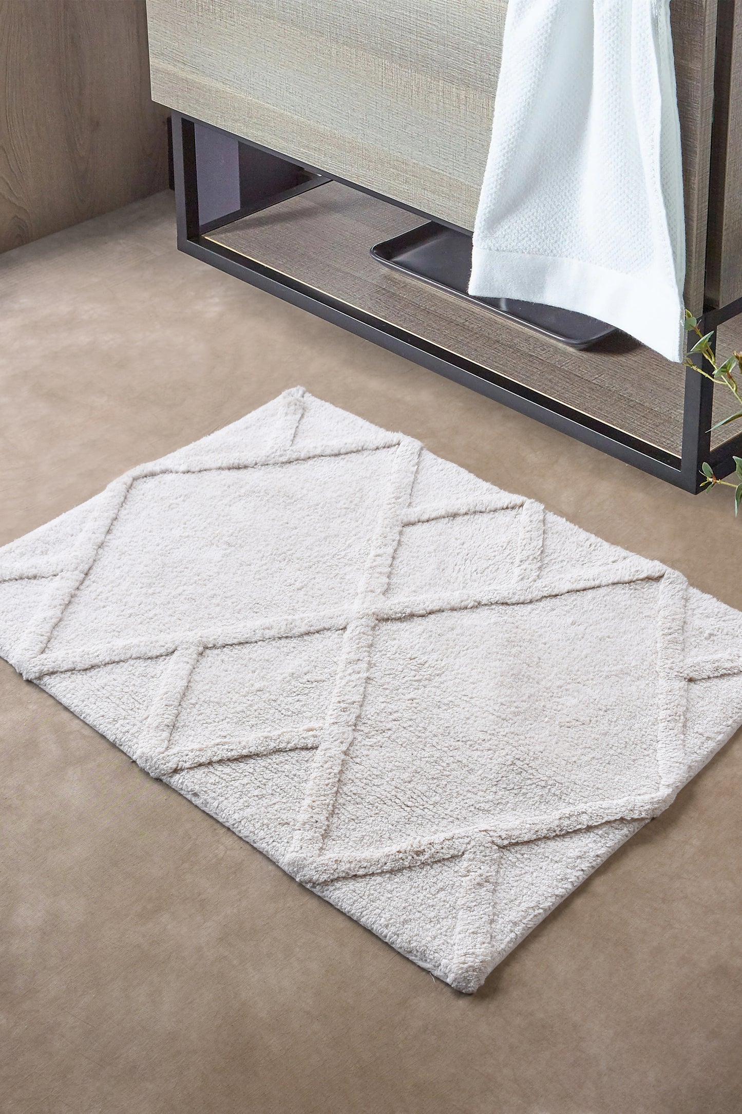 ARAPEI BATH RUG - IVORY - TABLE TUFTED - COTTON