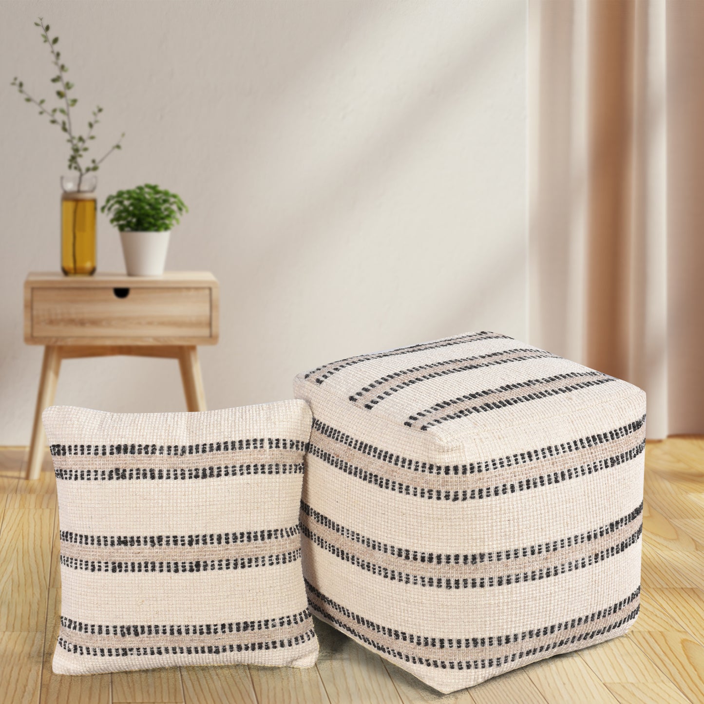 BLAVET POUF - WOOL