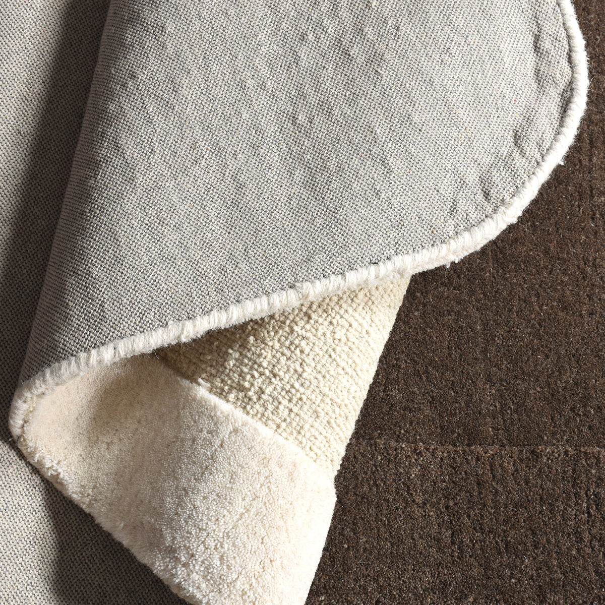 LAAKSO RUG - WOOL - HANDWOVEN/OVERTUFTED - IVORY/BROWN