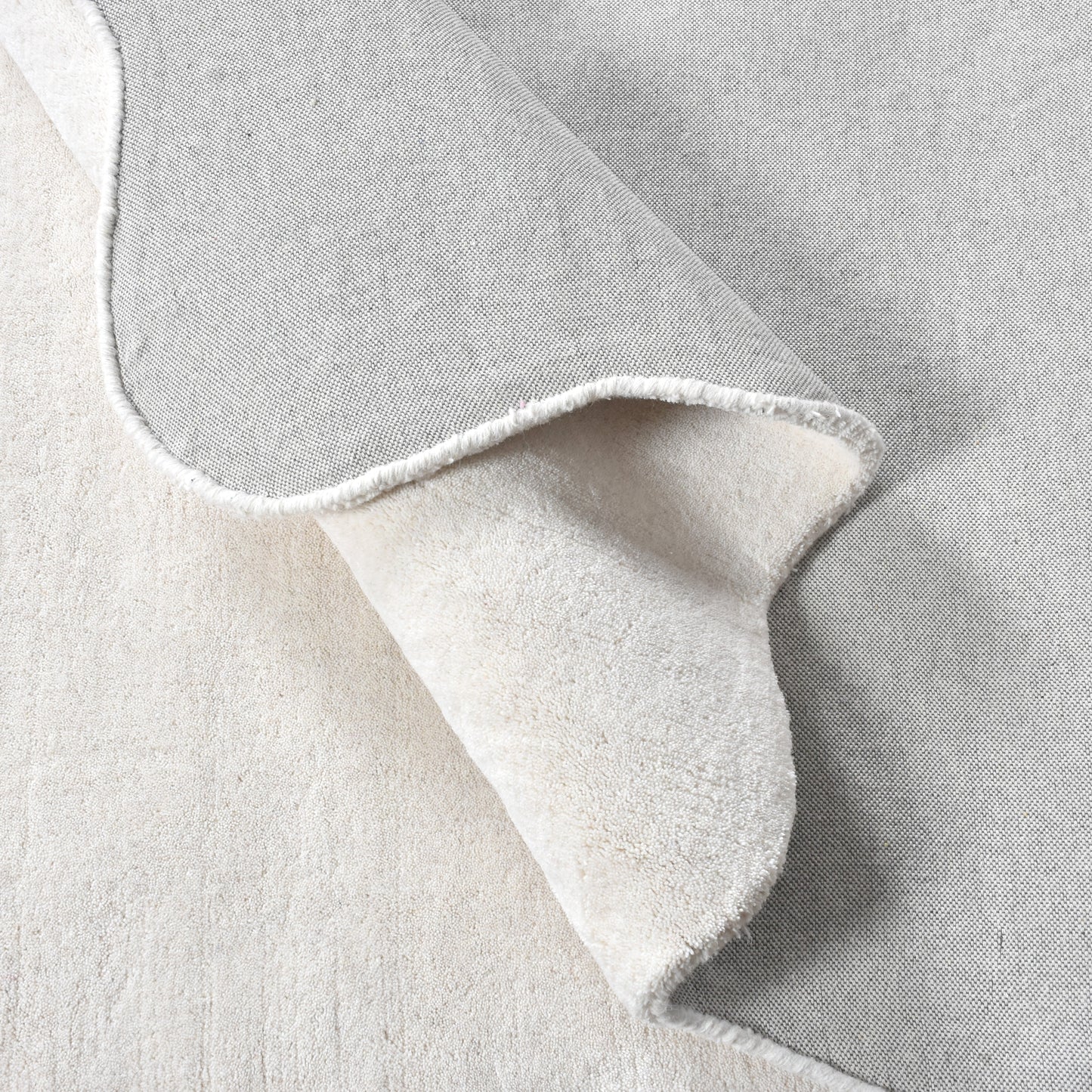 LUZNICA RUG - IVORY - HANDWOVEN - WOOL