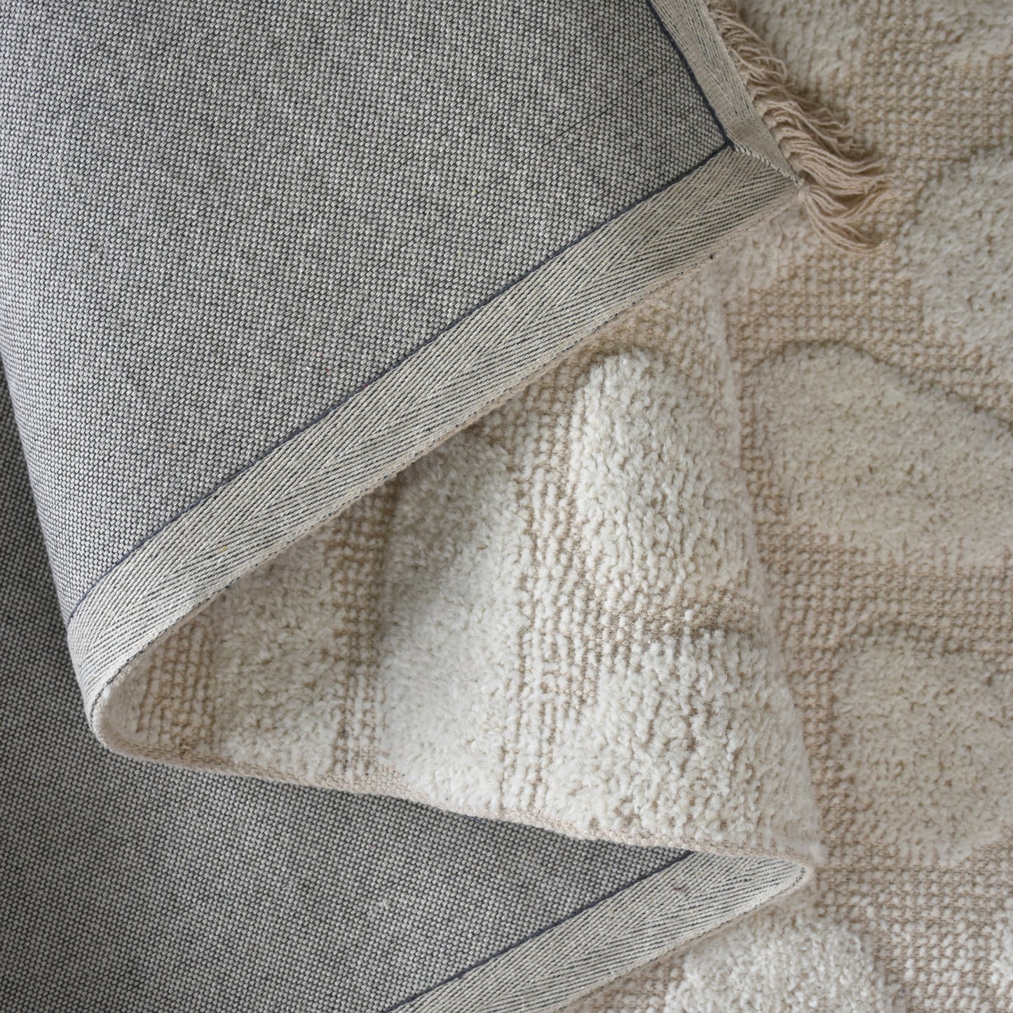 MARILYN-II RUG WITH FRINGES - IVORY - TABLE TUFTED - WOOL