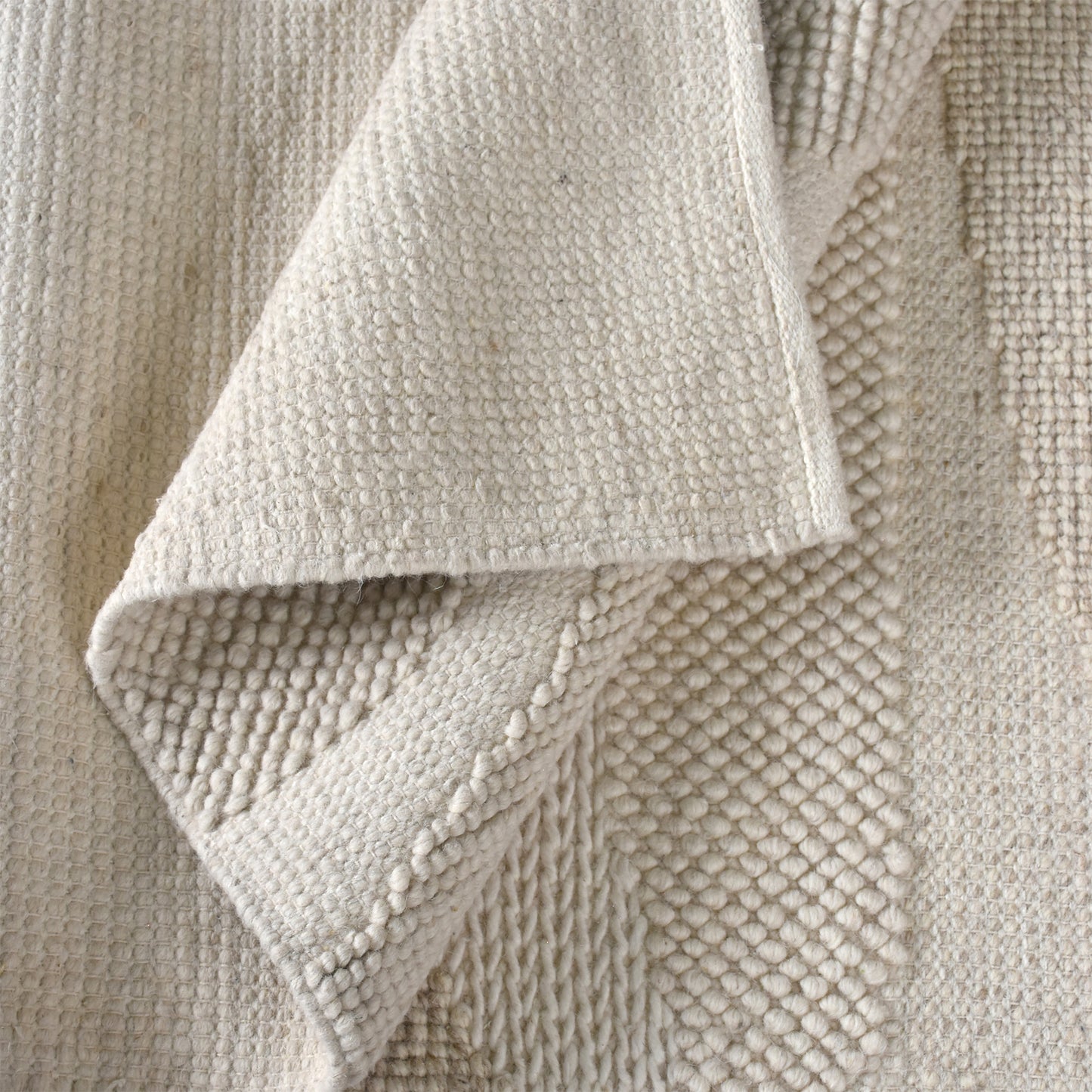 MOWSBURY RUG - WOOL - IVORY - HANDWOVEN