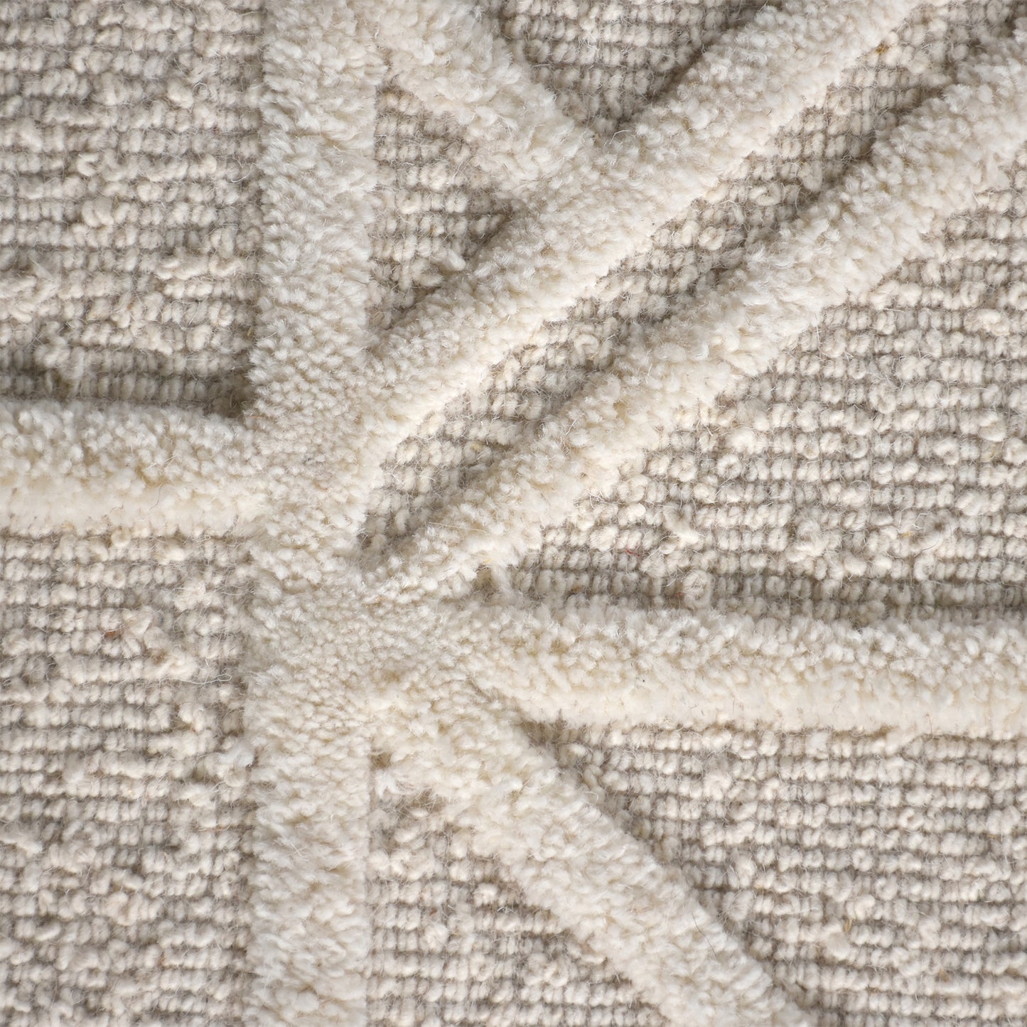 RADIKA RUG - WOOL - IVORY - HAND WOVEN, OVER TUFTED