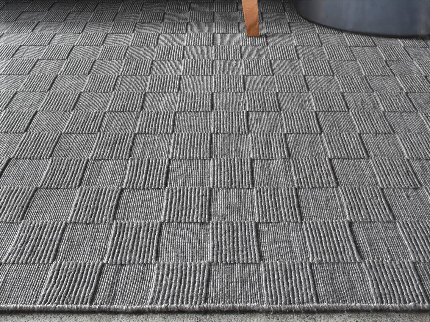 SAMPAN RUG - GREY - HAND WOVEN - PET