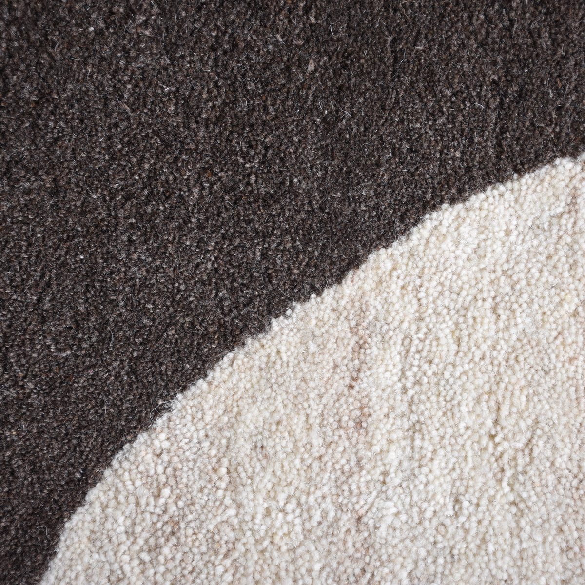 AGUDOS RUG - WOOL - HANDTUFTED - BROWN/IVORY