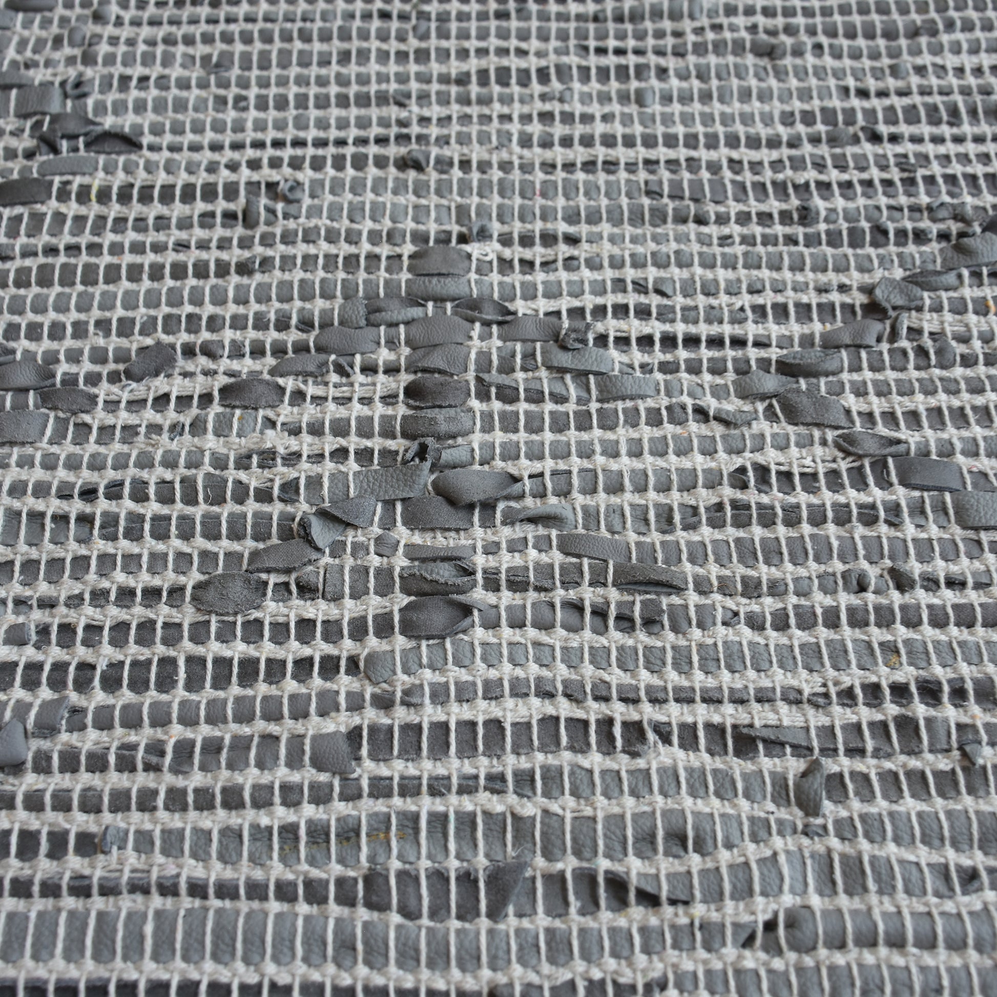 Area Rug, Bedroom Rug, Living Room Rug, Living Area Rug, Indian Rug, Office Carpet, Office Rug, Shop Rug Online, Leather, Silver, Pitloom, Flat Weave, diamond 