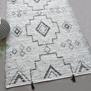 Area Rug, Bedroom Rug, Living Room Rug, Living Area Rug, Indian Rug, Office Carpet, Office Rug, Shop Rug Online, Recycled Cotton, Natural White, Charcoal, Hand woven, Cut And Loop, Geometrical