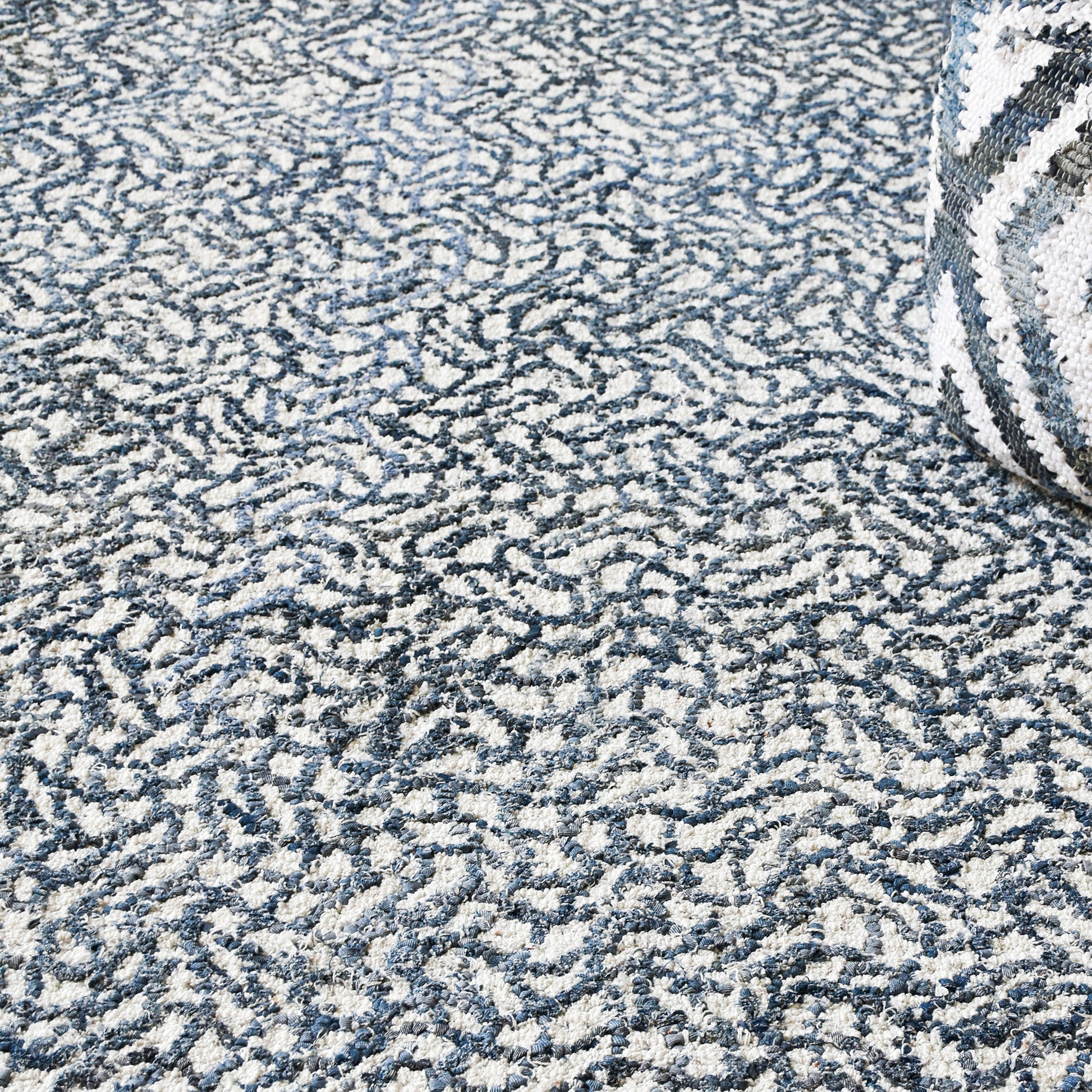Area Rug, Bedroom Rug, Living Room Rug, Living Area Rug, Indian Rug, Office Carpet, Office Rug, Shop Rug Online, Cotton, Denim, Natural White, Blue, Geometrical