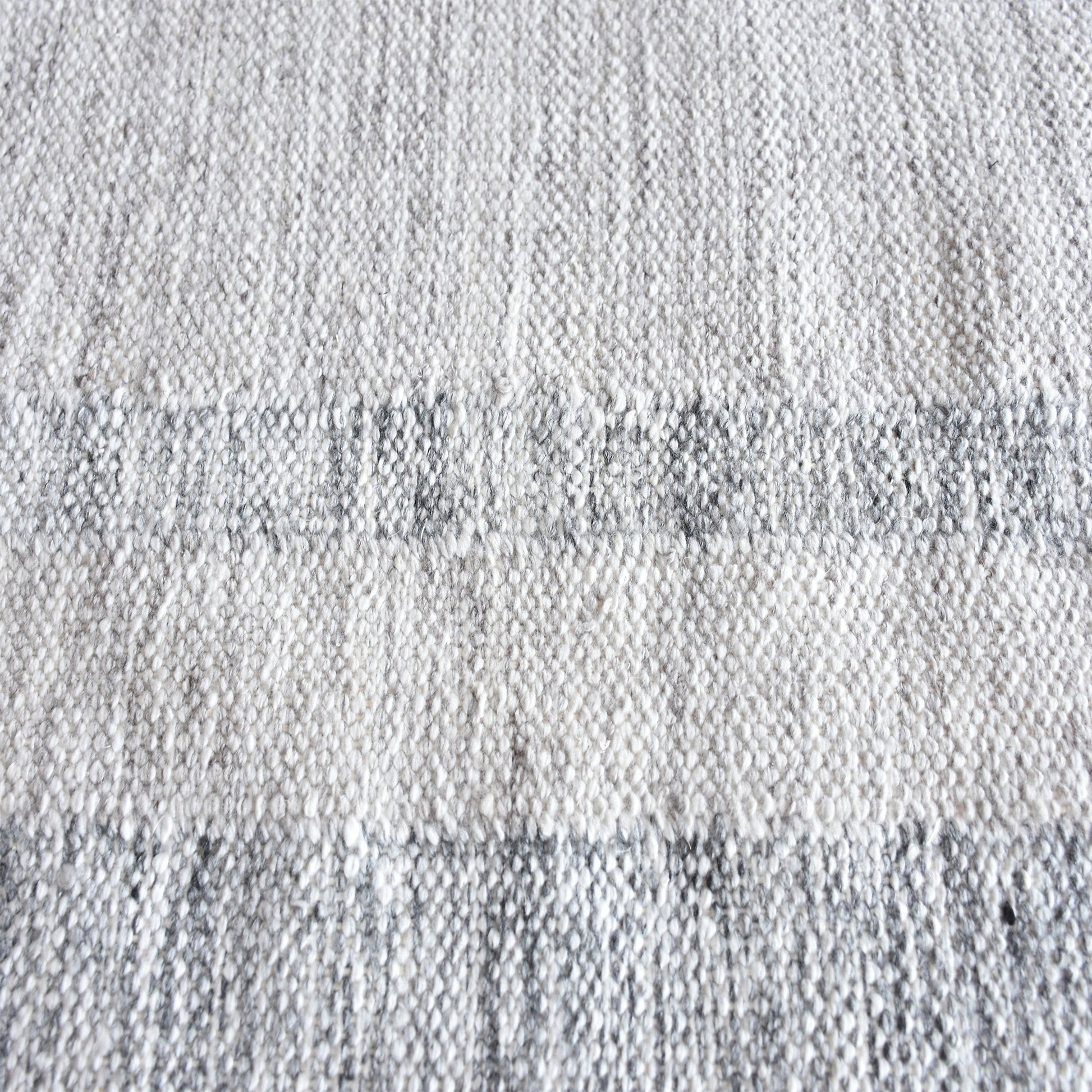 Area Rug, Bedroom Rug, Living Room Rug, Living Area Rug, Indian Rug, Office Carpet, Office Rug, Shop Rug Online, Pet, Grey, Classical