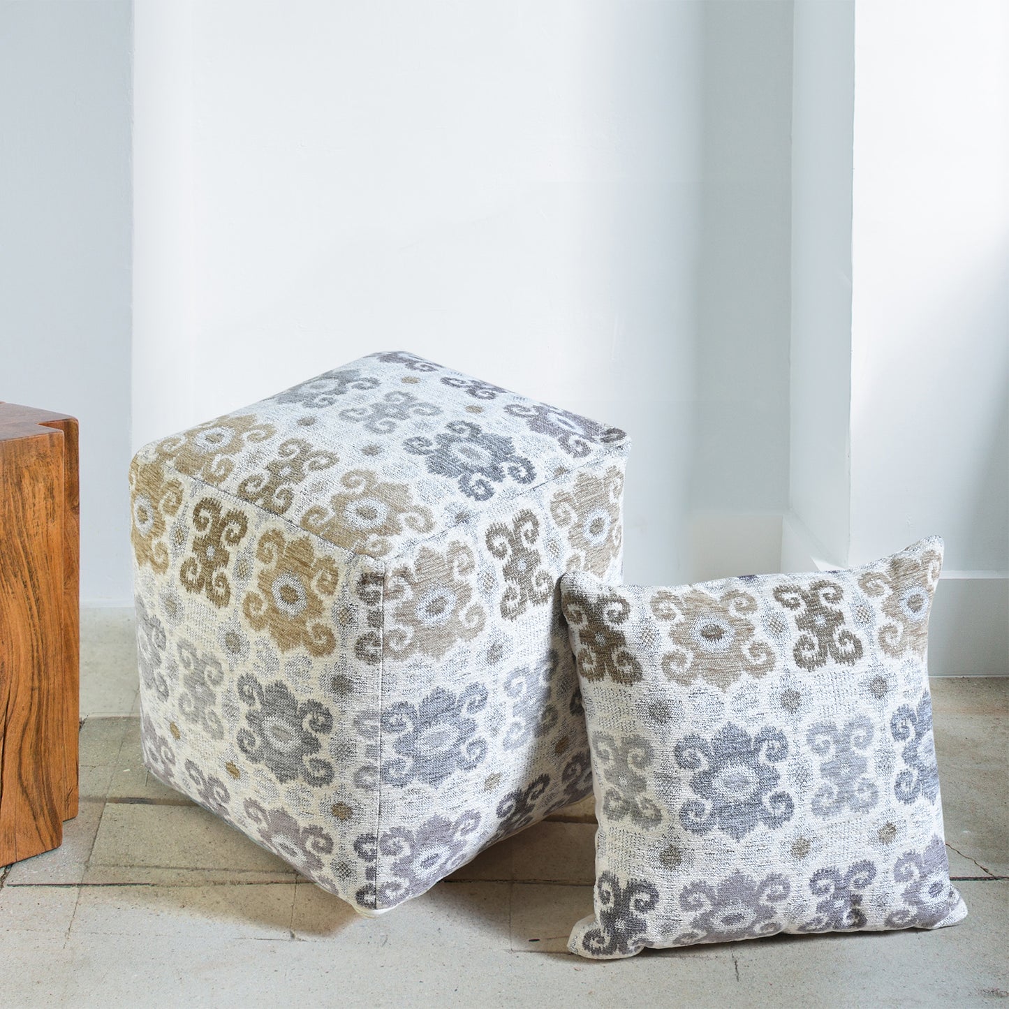 ZORNIS POUF - ACRYLIC/ POLYESTER