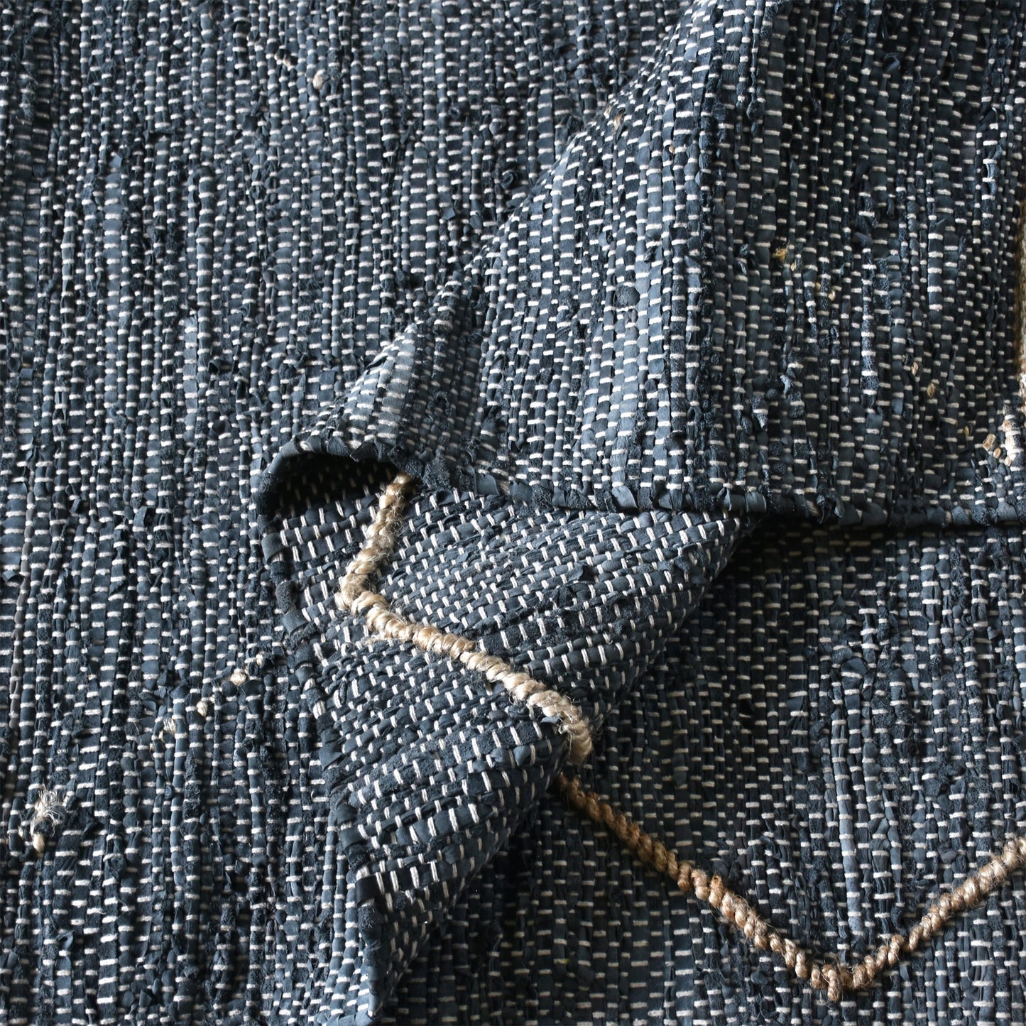 Area Rug, Bedroom Rug, Living Room Rug, Living Area Rug, Indian Rug, Office Carpet, Office Rug, Shop Rug Online, Leather, Hemp, Blue, Pitloom, Flat Weave, Subtle